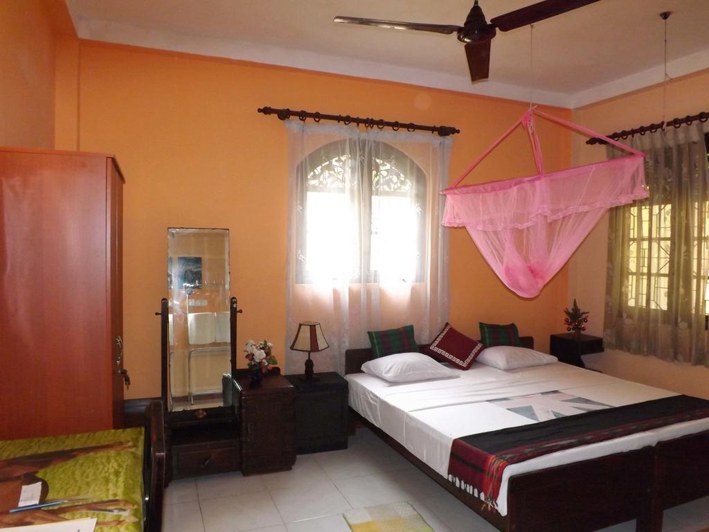 Holiday Nest Bed & Breakfast Wadduwa Chambre photo