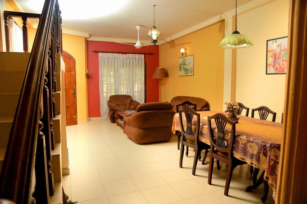Holiday Nest Bed & Breakfast Wadduwa Extérieur photo