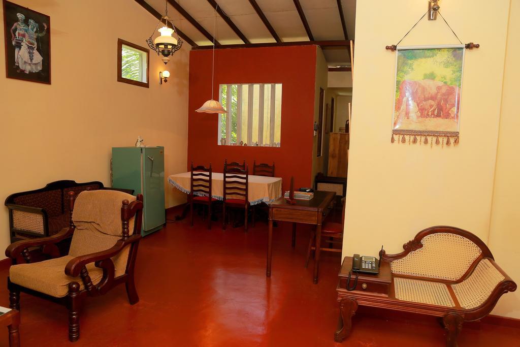 Holiday Nest Bed & Breakfast Wadduwa Extérieur photo